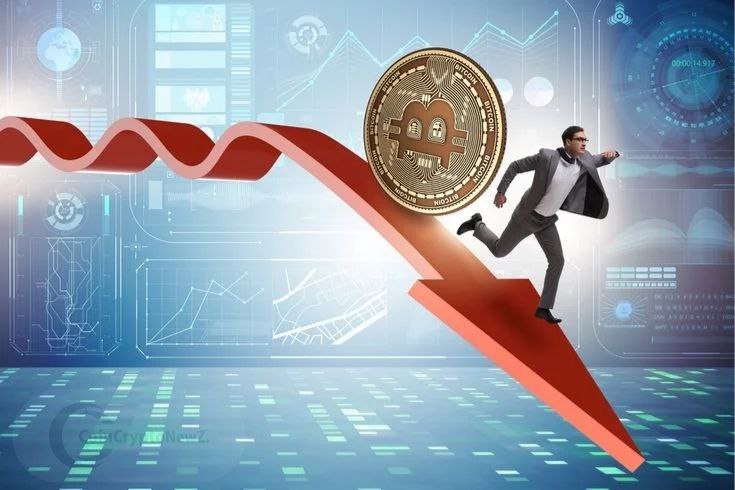 Bearish Patterns Emerge: Bitcoin Threatens Further 9% Decline